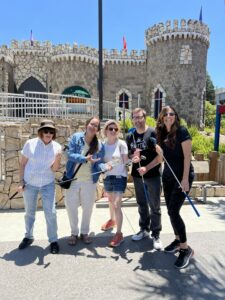 Alumni at mini golf